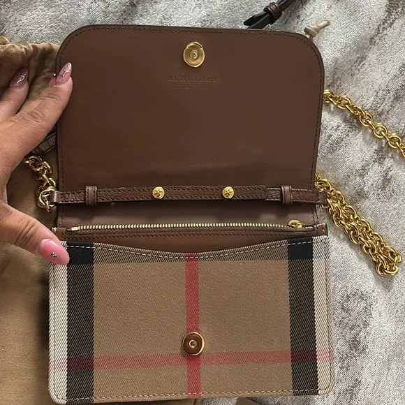 💛🤎 Burberry Crossbody bag 🤎💛 - Picture 5 of 8